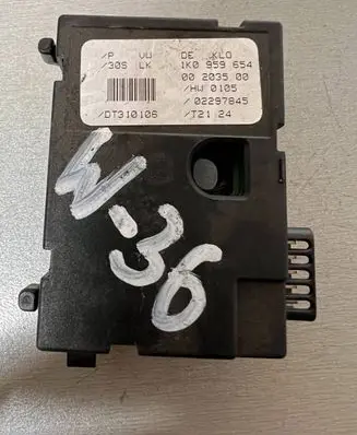 Volkswagen Touran I Steering angle sensor 1K0959654