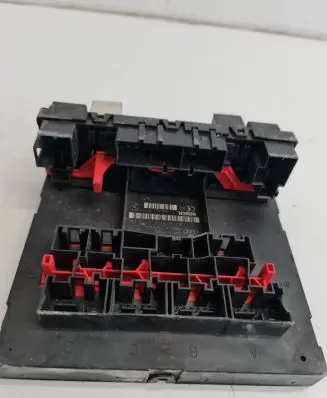 Audi A3 S3 8P Fuse module 8P0907279F F005V00519 H44S1102