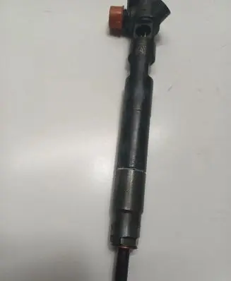 Mercedes-Benz C W205 Fuel injector A6510703087