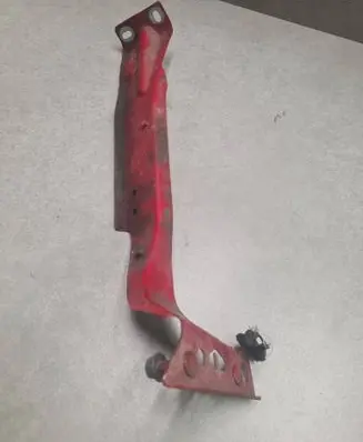 Audi A4 S4 B8 8K Fender mounting bracket 8K0821136J