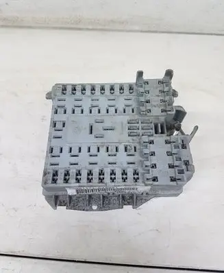Iveco Daily 4th gen Fuse module 20080417 69501171 D10581