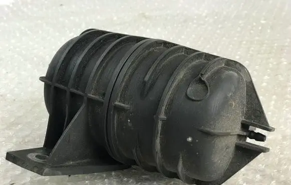BMW 3 E46 Vacuum air tank 2247620