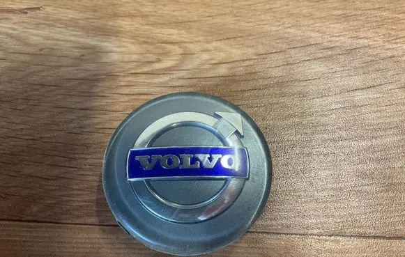 Volvo V70 Original wheel cap 30666913 30748052