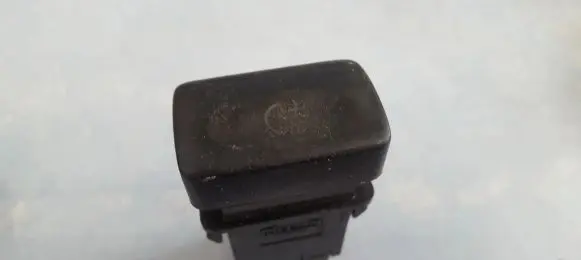 Nissan Sunny Fog light switch 