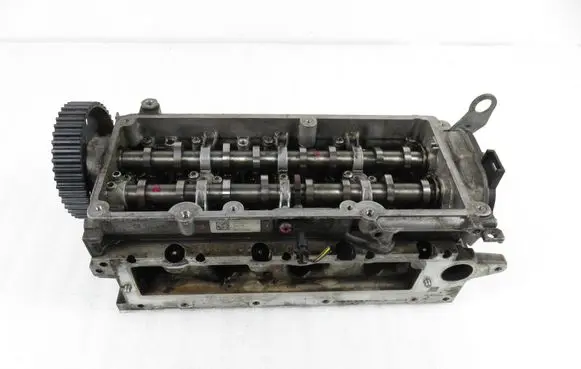 Volkswagen Golf VII Engine head 04L103308C 04L103373E