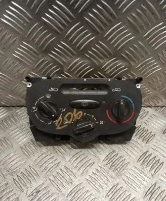 Peugeot 206 Climate control unit