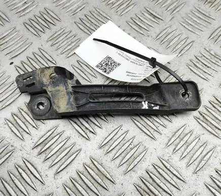 Land Rover Discovery 5 Fender mounting bracket CPLA16291AD