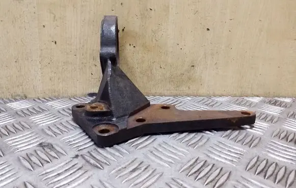Nissan X-Trail T30 Driveshaft support bearing bracket 