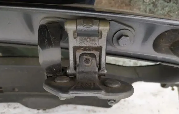 BMW 1 E81 E87 Tailgate/trunk/boot hinge