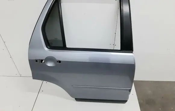 Honda CR-V Rear door