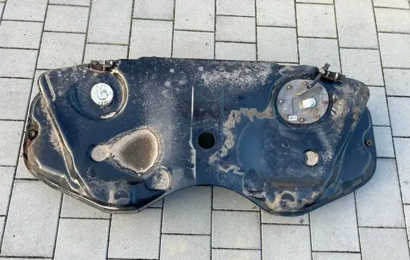BMW 7 E38 Fuel tank 