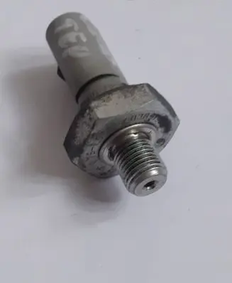 Audi A6 S6 C6 4F Oil pressure sensor 0389190816G