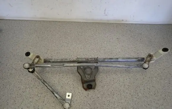 Suzuki Swift Cultus Front wiper linkage 