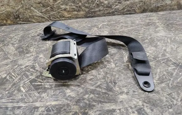 Mini One - Cooper R50 - 53 Front seatbelt 601028800