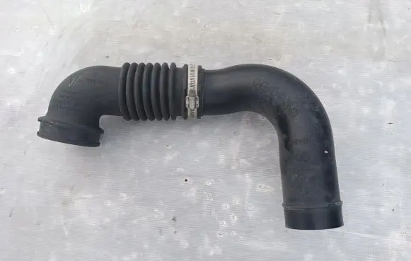 Subaru Legacy Air intake hose/pipe A12AJ01