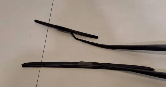 Hyundai Tucson TL Front wiper blade arm