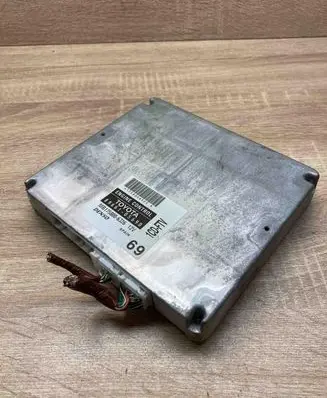Toyota Avensis T250 Engine control unit/module ECU 8966105690 MB1758006326