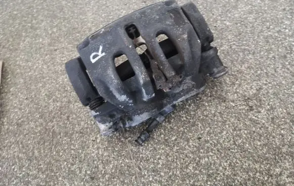 Mercedes-Benz Vito Viano W447 Front brake caliper