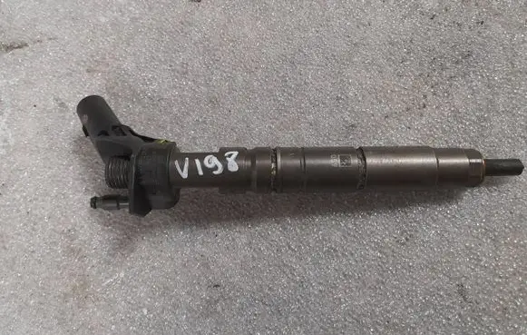 Mercedes-Benz GLC X253 C253 Fuel injector a6510702987 6510702987