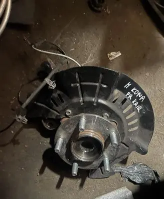 Hyundai Kona I Front wheel hub T15701178297