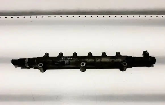 Volvo XC70 Fuel main line pipe 0445215010 8658252