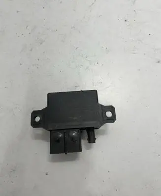 BMW 5 F10 F11 Coolant fan relay 9198302 V23132A2001X30