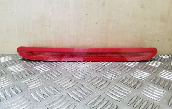 Volkswagen PASSAT B7 Third/center stoplight 1K6945097 S302E11744