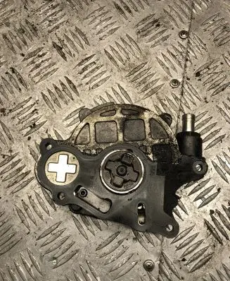 Skoda Fabia Mk2 (5J) Vacuum pump 03L145100G