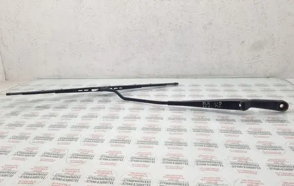 Volkswagen PASSAT B5 Front wiper blade arm 3B1955409