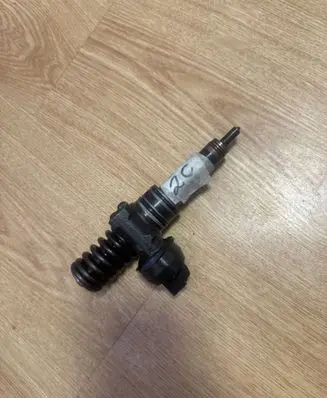 Volkswagen Caddy Fuel injector 038130073BN 0414720313