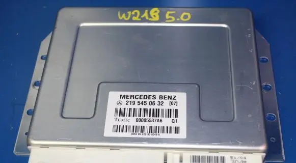 Mercedes-Benz CLS C219 Air suspension control unit module (rear) 2195450632