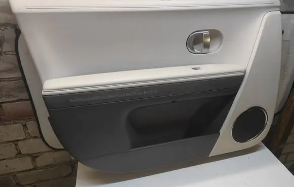 Hyundai Ioniq 5 Other front door trim element 82330GI010