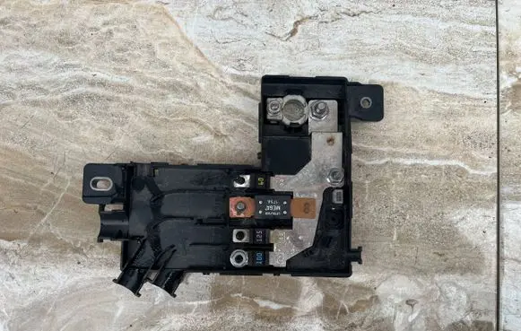 Volvo C40 Fuse box set 32359475
