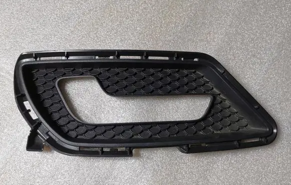 Mercedes-Benz E C207 W207 Front bumper lower grill A2078852202