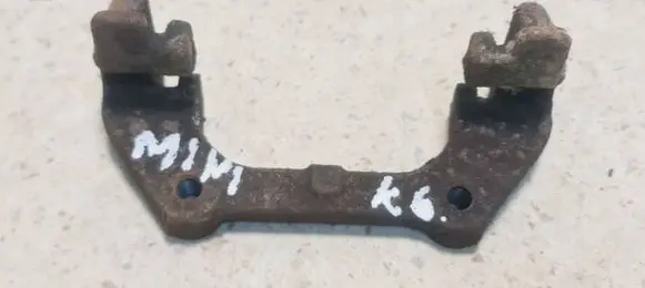Mini One - Cooper R50 - 53 Brake caliper pad carrier rear 584
