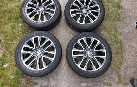 Toyota Corolla Cross R18 alloy rim