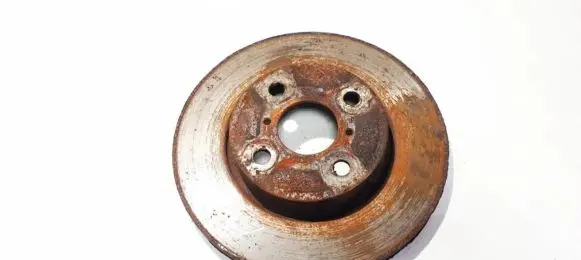 Toyota Yaris Front brake disc ventiliuojamas