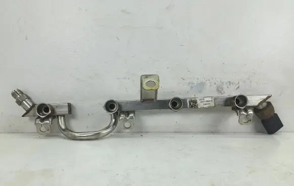 Volkswagen PASSAT B6 Fuel main line pipe 03C129041A 04477