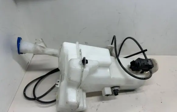 Windshield washer fluid reservoir/tank