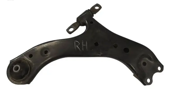 Toyota Camry VIII XV70 Front lower control arm/wishbone