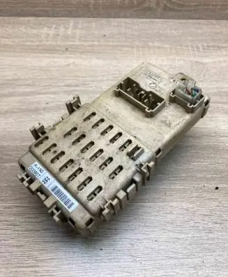 Subaru Forester SF Fuse module JB200400 000807
