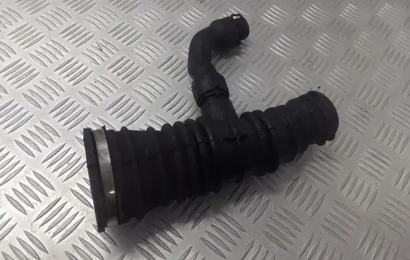 Mazda 3 I Air intake hose/pipe
