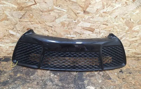 Toyota Camry Front bumper upper radiator grill 53112-06280