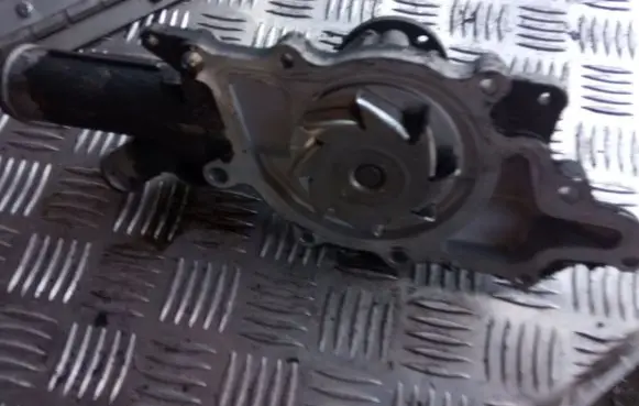 Mercedes-Benz Sprinter W906 Water pump A6462011010
