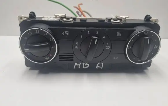 Mercedes-Benz A W169 Climate control unit A1699000900 1699000900