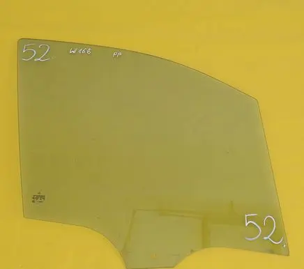 Mercedes-Benz A W168 Front door window glass four-door