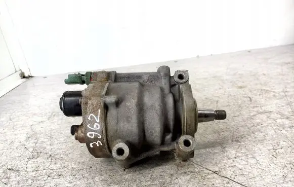 Renault Megane II Fuel injection high pressure pump 