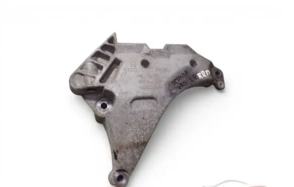 Skoda Octavia Mk2 (1Z) Engine mounting bracket 03L199207