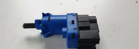 Mazda 3 II Brake pedal sensor switch