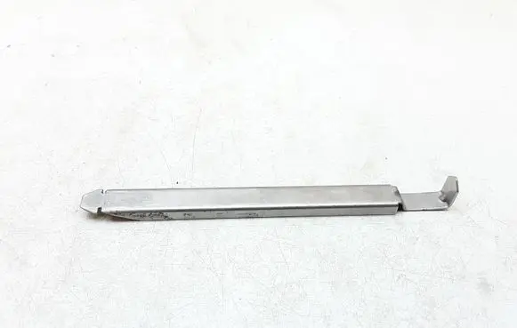 Volvo V50 Headlight/headlamp mounting bracket